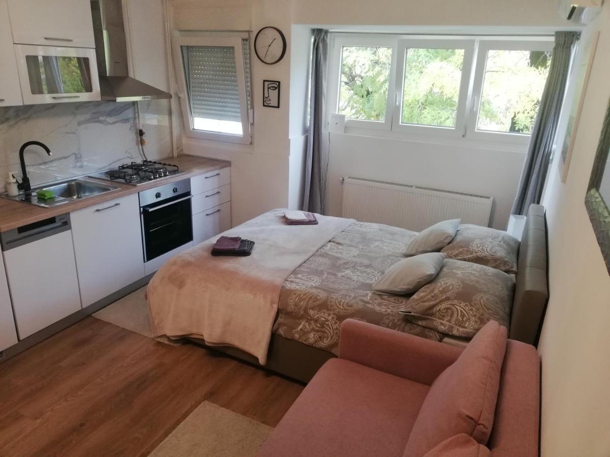 Apartment Jordanovac Rebro, 300 M Od Bolnice Rebro *