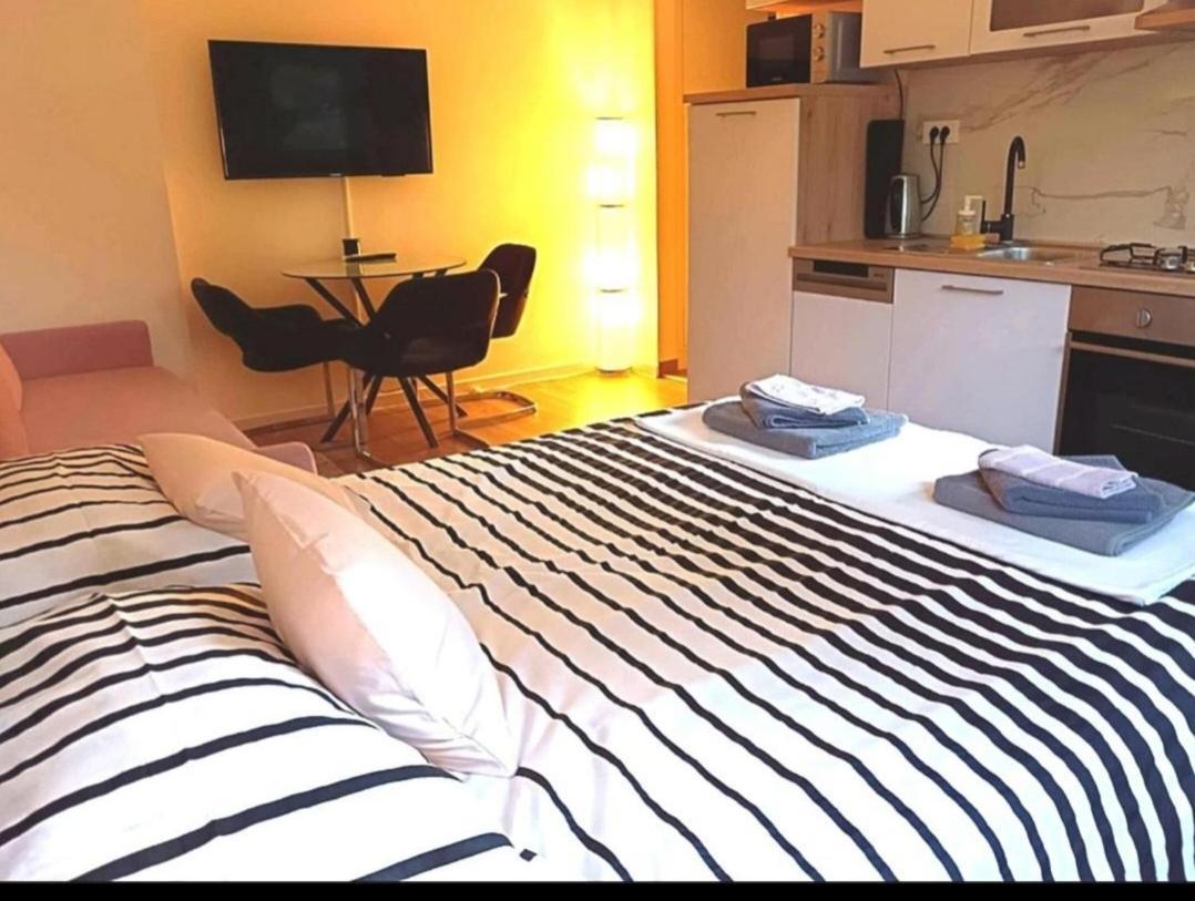 Jordanovac Rebro, 300 M Od Bolnice Rebro Zagreb